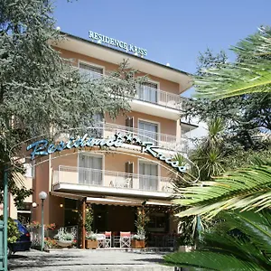 Kriss Apartahotel Deiva Marina